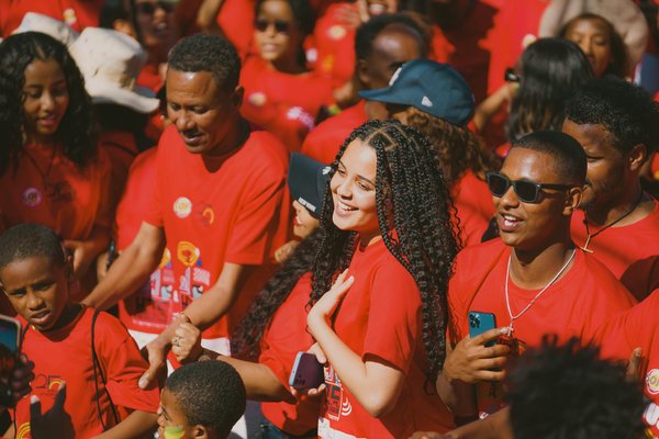 Exploration des Techniques de Marqueterie : Une Influence Envoûtante sur l'Art Moderne